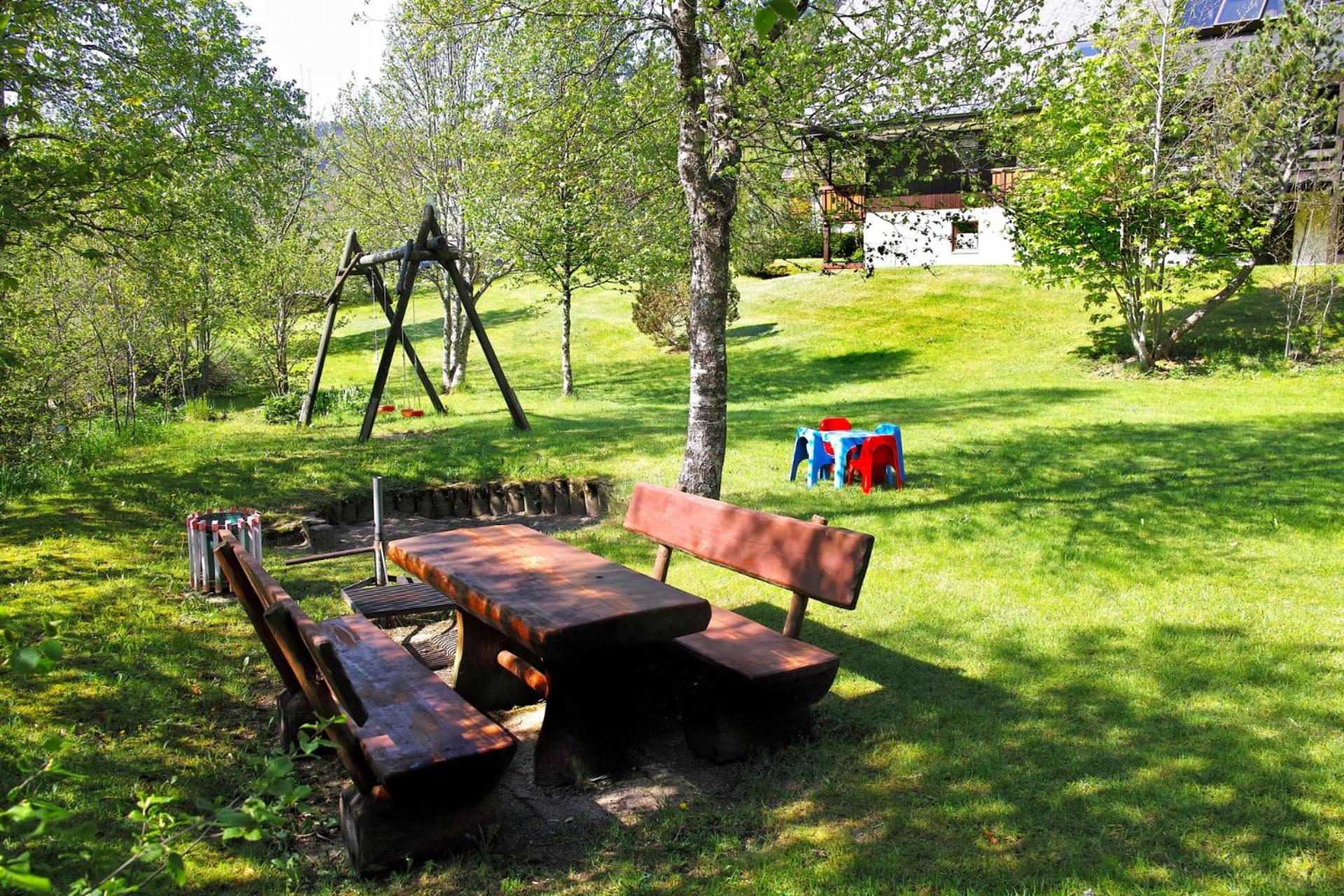 Naturidyll Am Fluss - Ferienhaus Albmatte - Grosser Garten Zum Grillen Und Entspannen-Direkt Neben Dem Radon Revitalbad Mit Sauna Und Thermalbecken ザンクト・ブラージエン エクステリア 写真